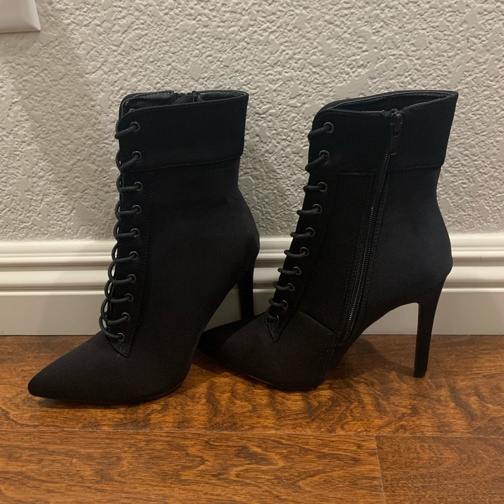 Black tie up heels